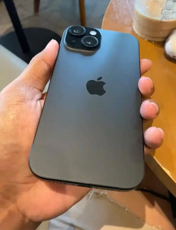 iPhone 15 Basic 128GB mulus ibox garansi ON