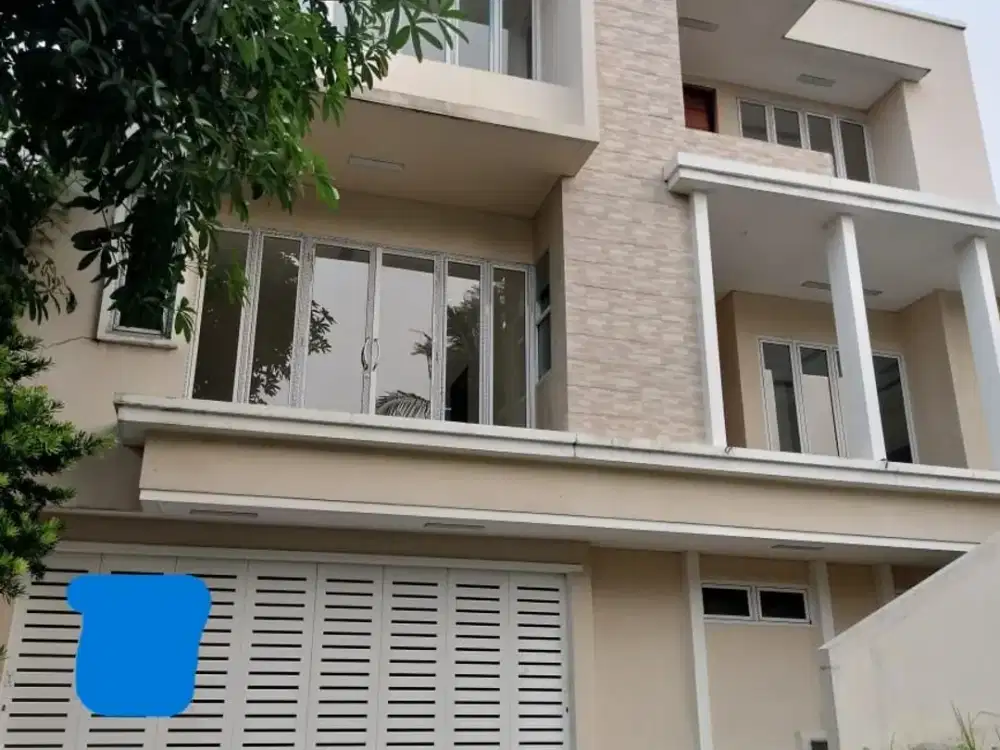 Rumah di Gading Serpong Emerald Cove 3 lantai