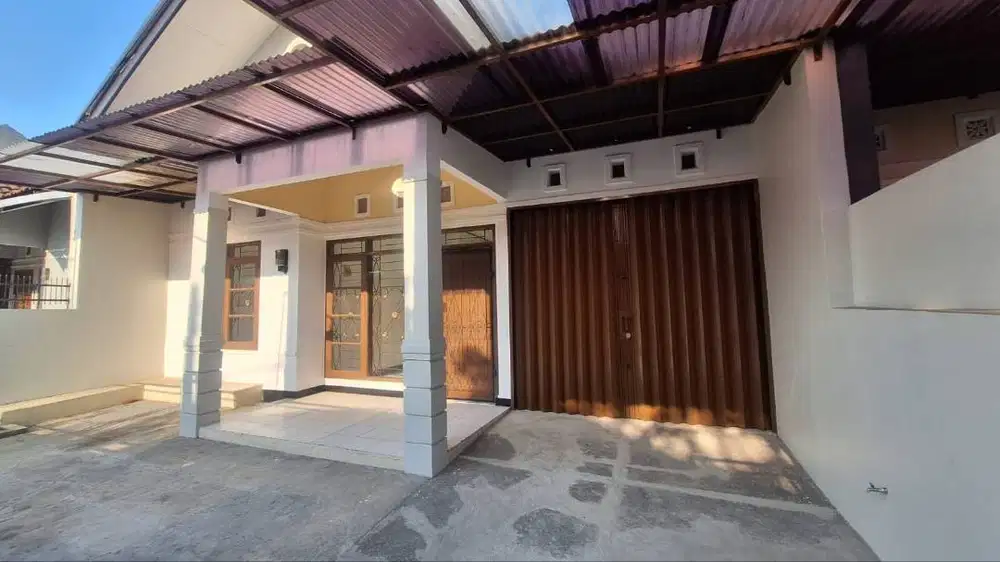 Disewakan Rumah Nyaman Terawat Siap Huni di Taman Kopo Indah 3