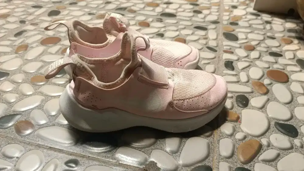 Sepatu anak nike size 29-30 Indonesia
