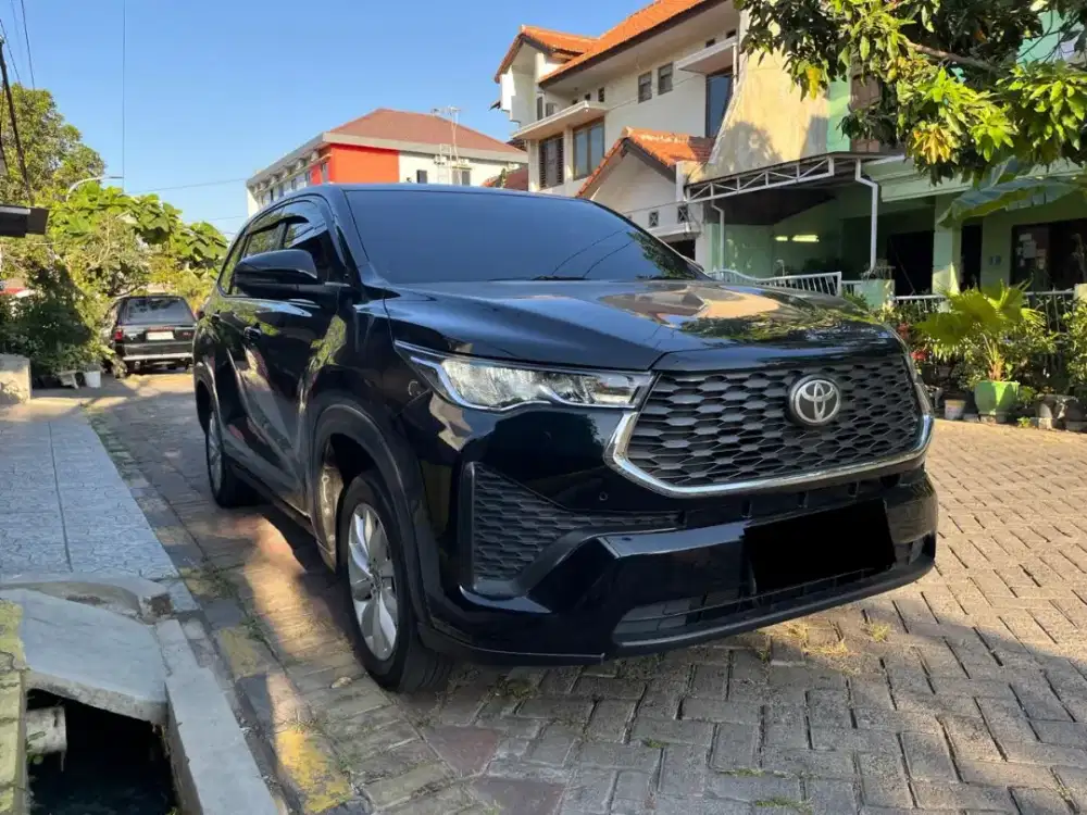 Toyota Innova zenix v 2022 matic km 32ribu