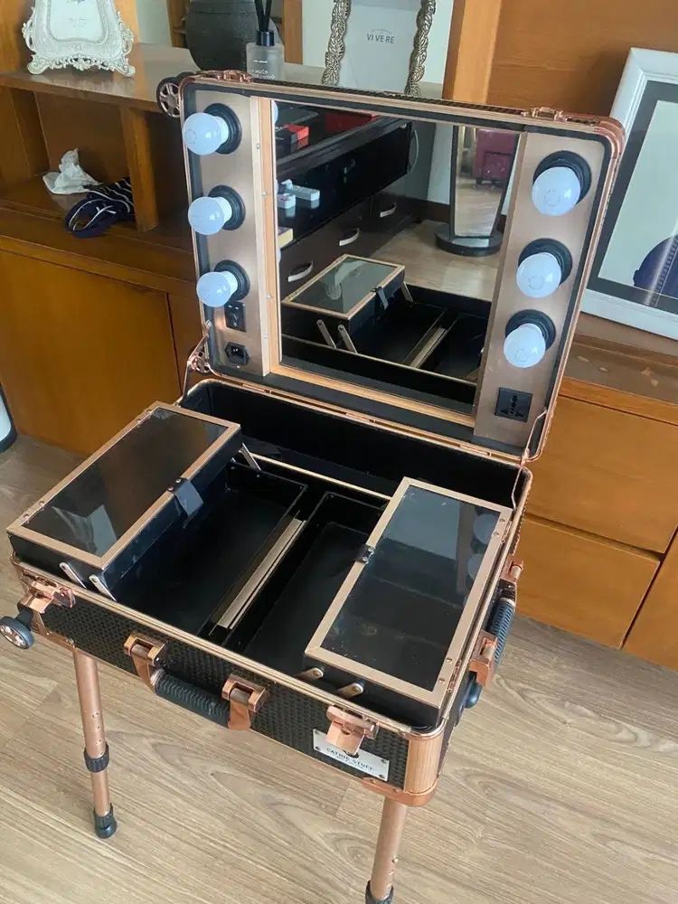 Make up vanity travel case in Black & Rose Gold