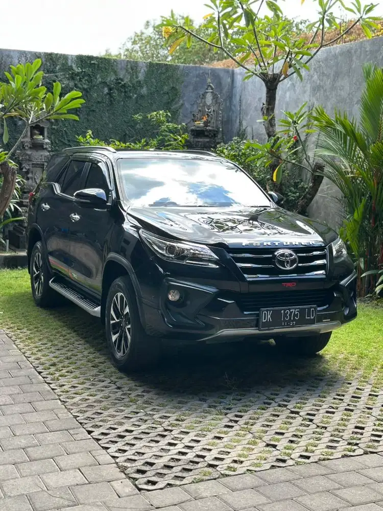 FORTUNER VRZ TRD 2017 MATIC DIESEL ASLI BALI LOW KM