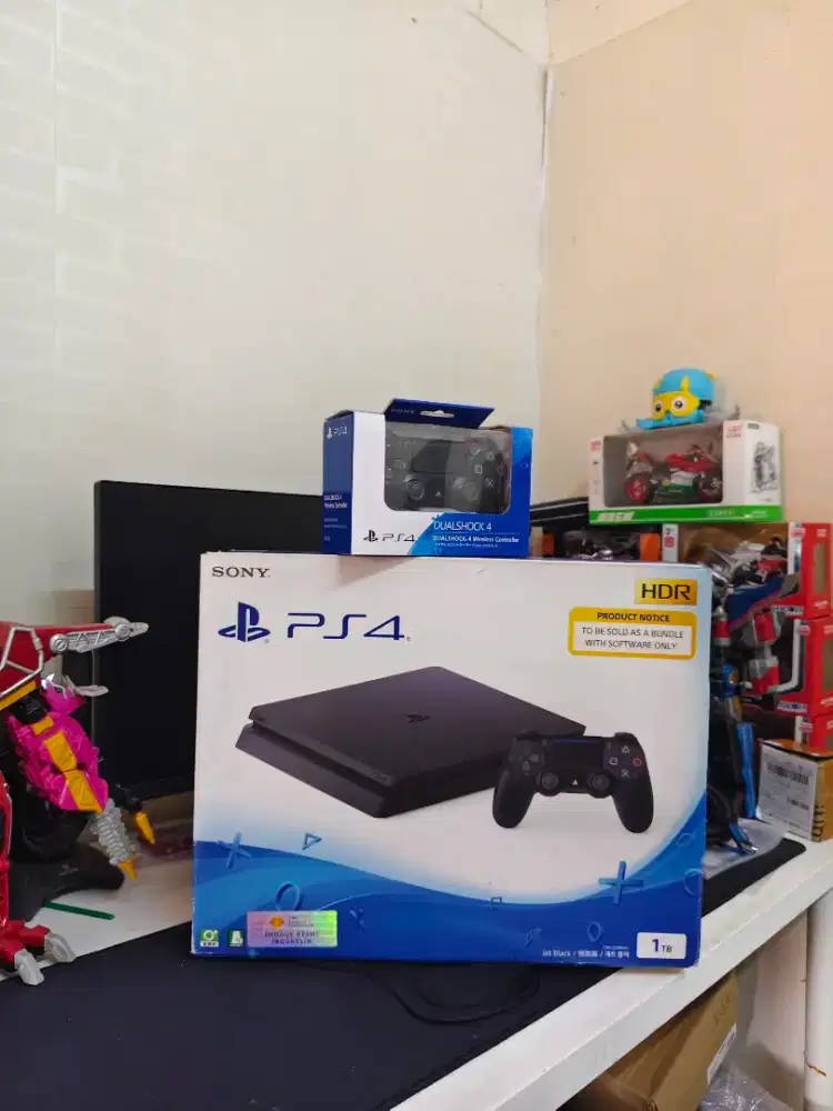 PS4 Slim 1TB ori bukan Hen kondisi Fullset Game banyak