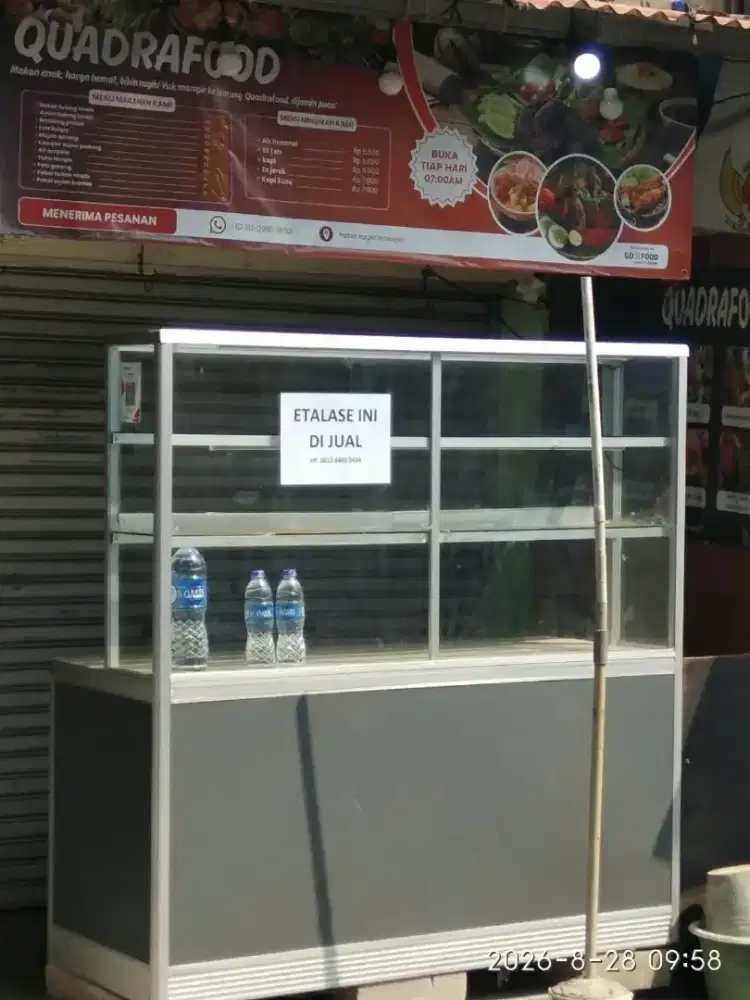 Etalase warung bisa buat apa aja . Harga bisa nego
