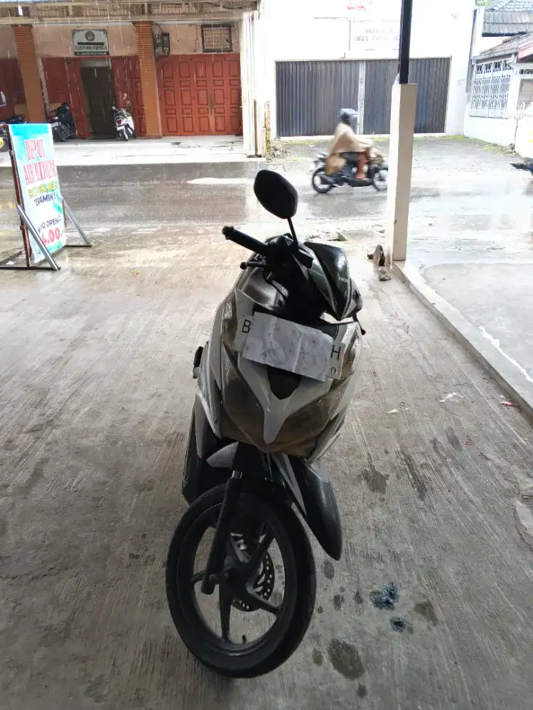 Honda Vario Techno KZR 2013 Putih