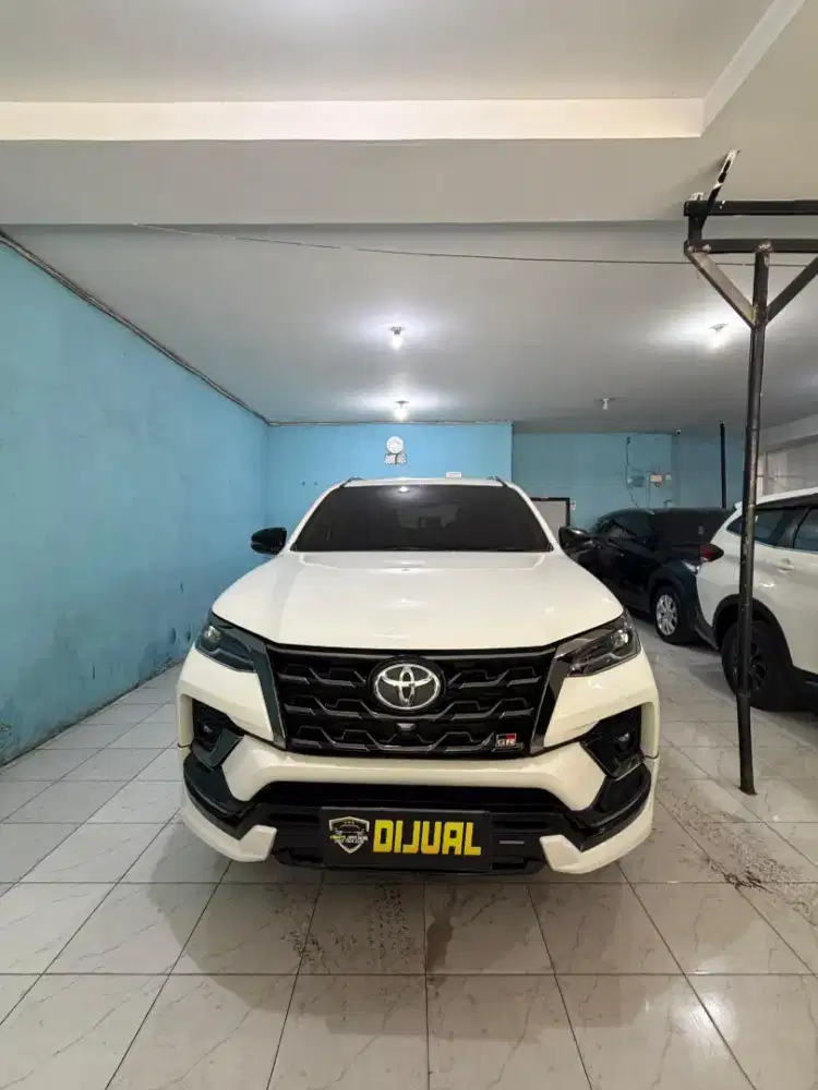 Toyota Fortuner 2.8 VRZ GR TSS Lux  Matic 2022 Harga Murah