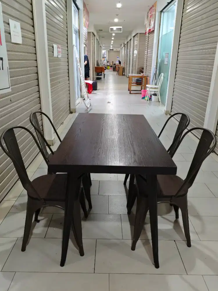 Jual ½ Harga, 1 Set Meja Makan Baru Informa Kayu Solid Asli
