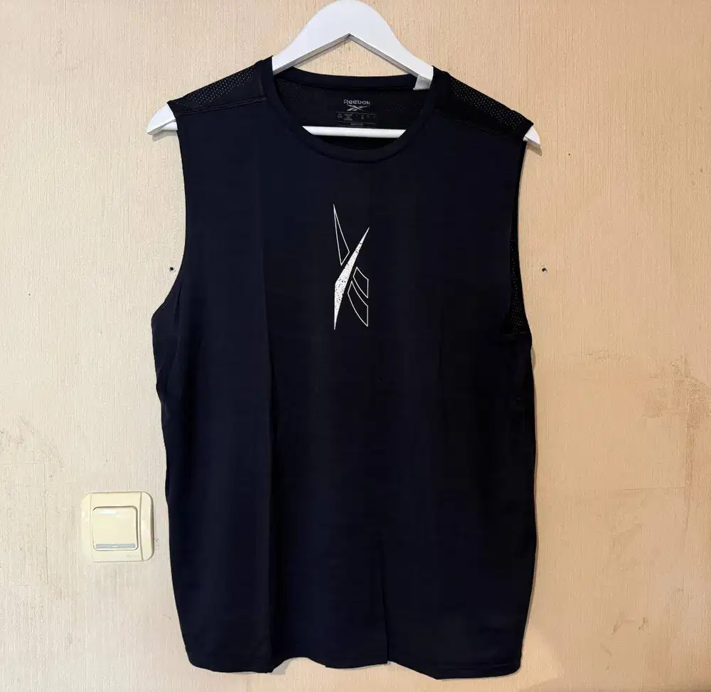 Baju Gym/ Running Pria, Reebok Original, Hitam, M