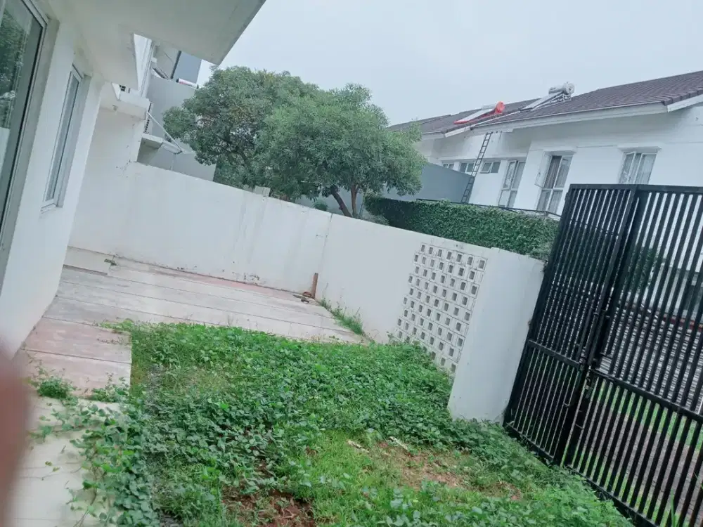 Rumah di JGC cluster Palm Spring, Cakung Jakarta Timur