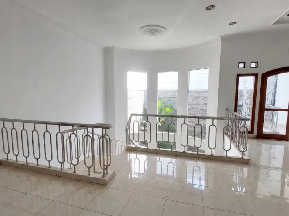 Rumah MekarWangi Sayap mainroad