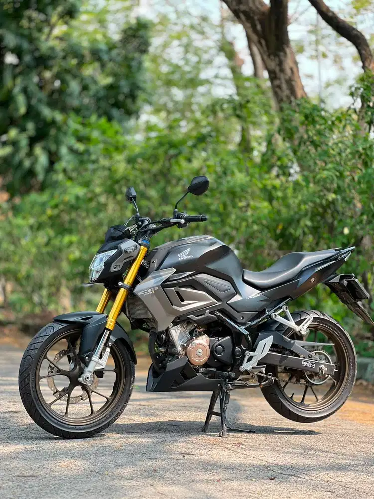 HONDA NEW CB150R 2023 HITAM KM 7K PAJAK ON SIAP GAS HARIAN