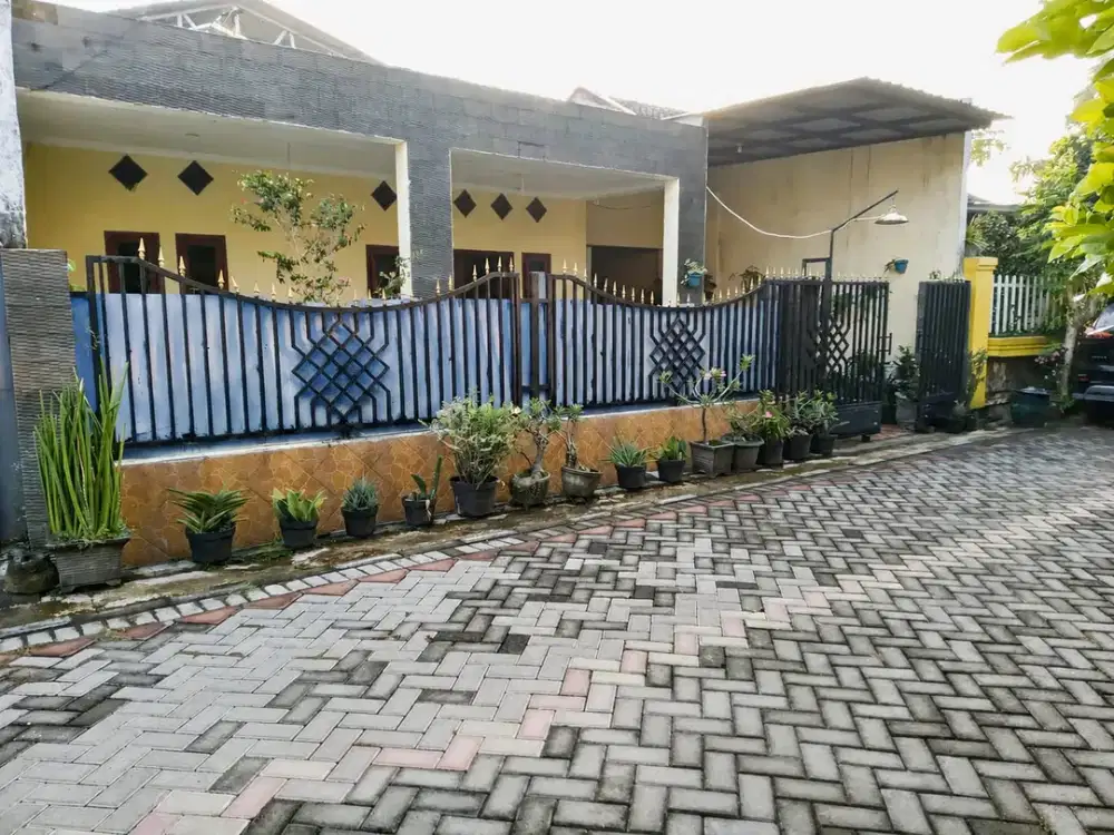 Dijual Rumah Murah Hitung Tanah Lokasi Pondok Manggala Balas Klumprik Surabaya