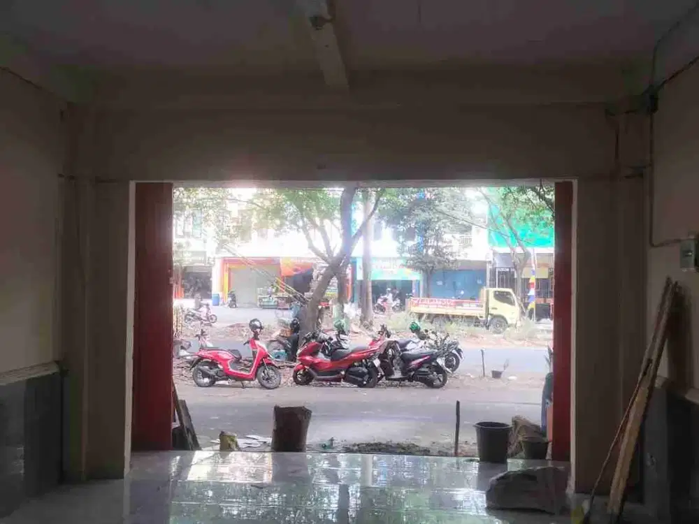 Disewa Murah Ruko 2 Lantai Siap Pakai di Taman royal 1 Tangerang