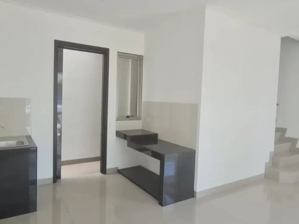 Dijual Rumah Hawai PIK2, Uk. 6x10, 2 Lantai, Harga : Rp 1,8 M Nego