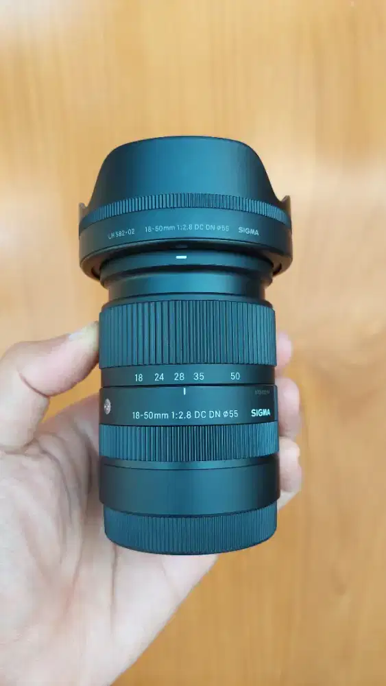 SIGMA 18-50MM F2.8 DC DN MULUS FULLSET
FOR SONY E-MOUNT (APSC)