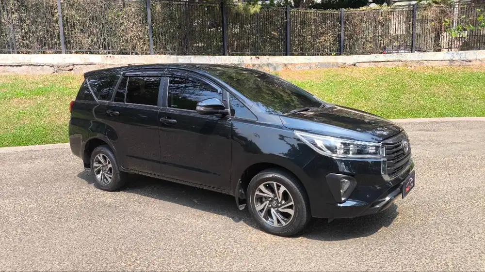 Toyota Innova reborn 2.4 V Diesel 2022.