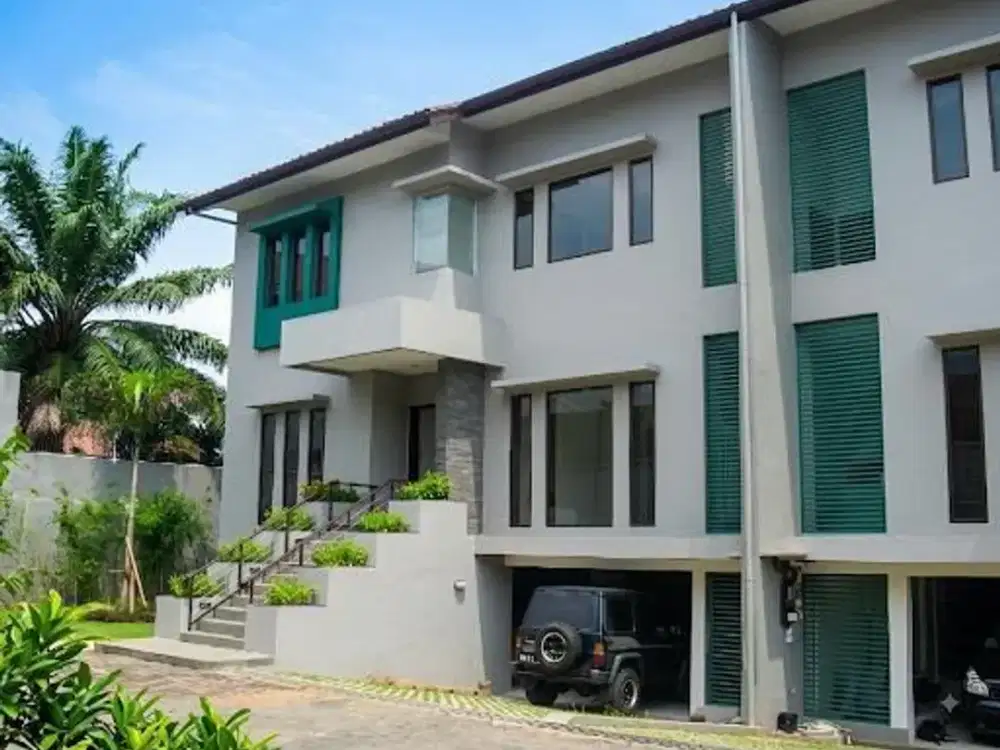 DISEWAKAN RUMAH CANTIK ADA POOL DI CIPETE JAKARTA SELATAN
