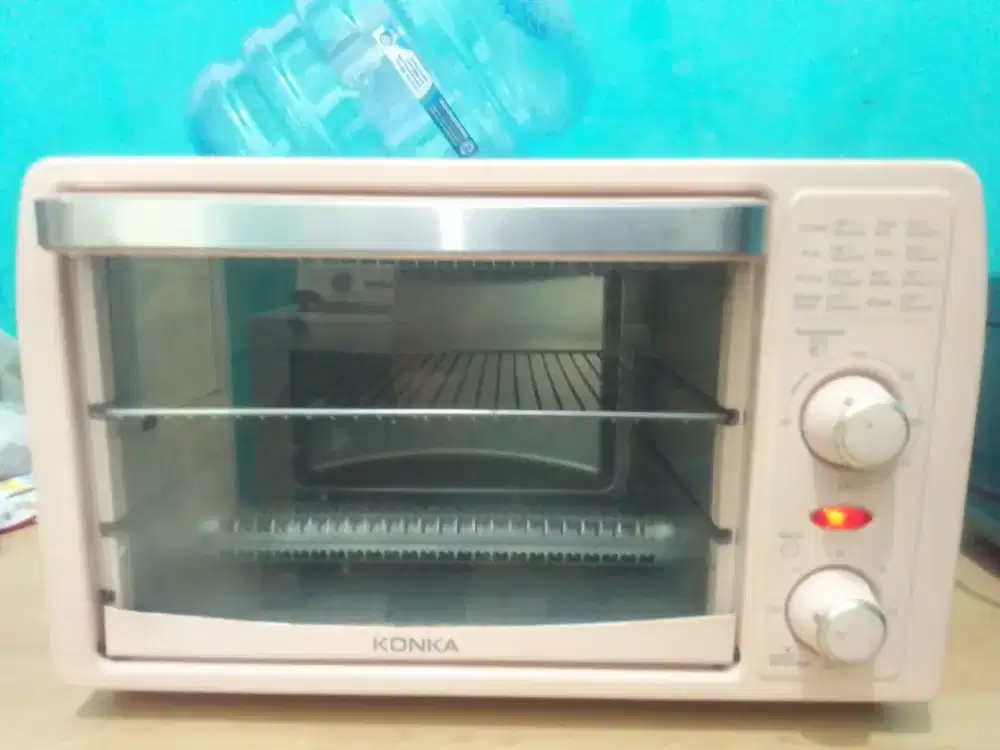 Oven Listrik KONKA Pink 13 Liter – Bekas