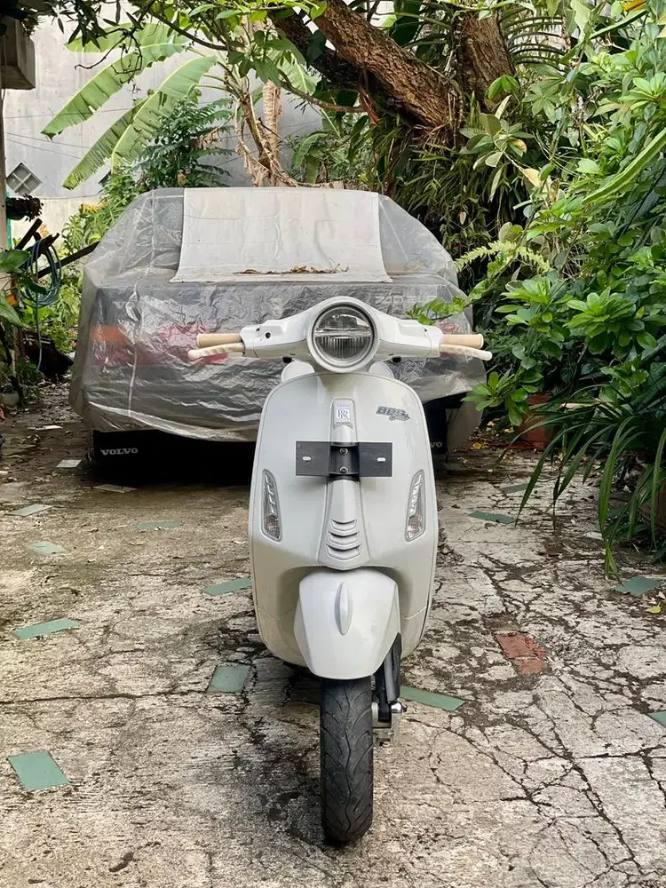 Vespa primavera S justin abs justin 150 putih plat D