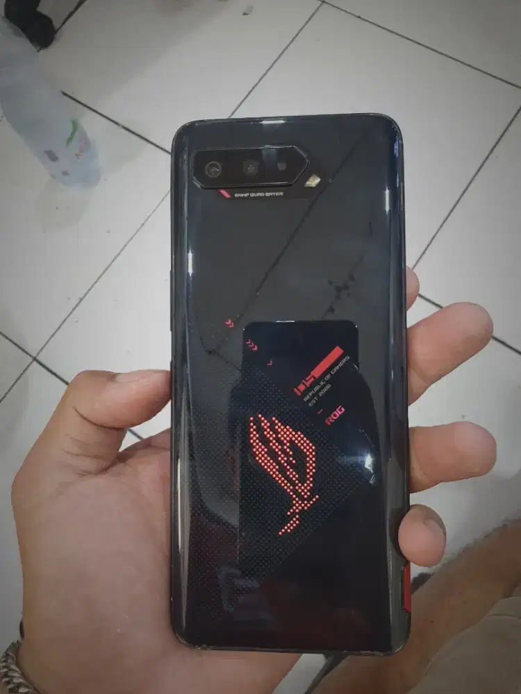 Asus ROG 5s 8/128gb
