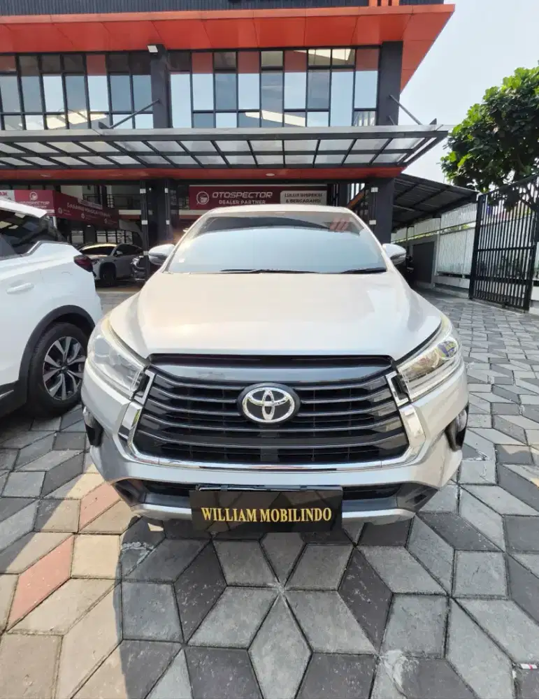 Innova V 2.0 At 2022 Silver