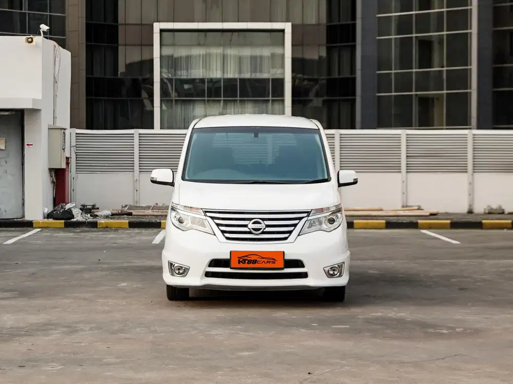 TDP 20 Juta !! Nissan Serena Hws AT 2016 Putih
