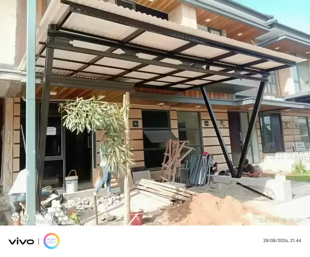 Kanopi baja ringan dan garasi