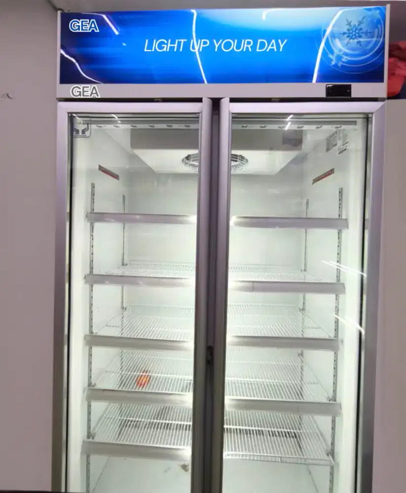 GEA Showcase 800 Liter Kaca 2 Pintu – Kondisi Bagus