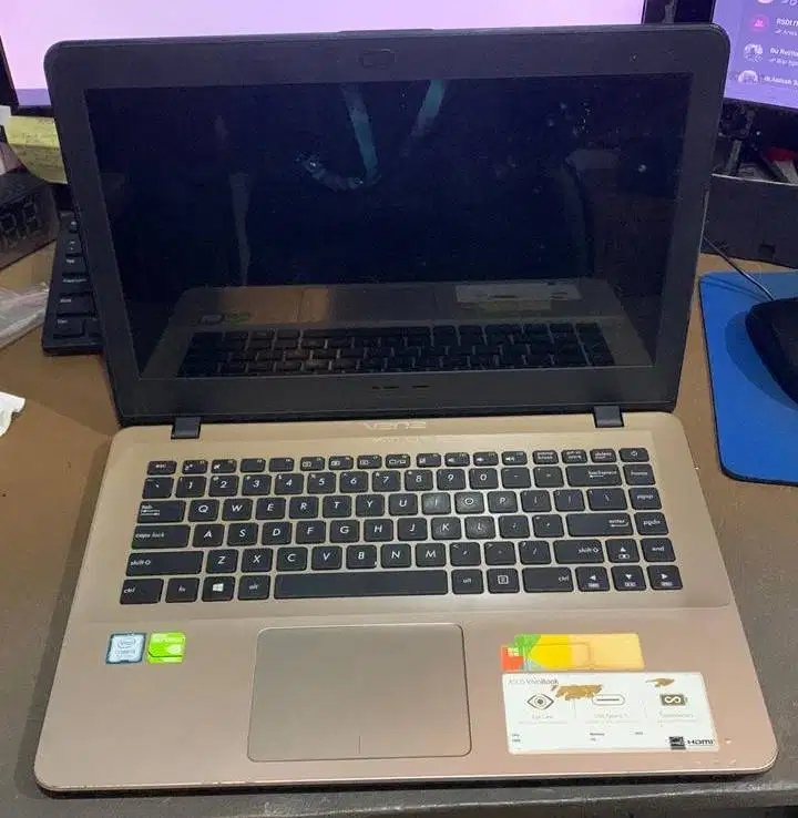 Laptop Asus A442ur ( i7 Gen7, NVIDIA GeForce GT 930M , Led 14” )