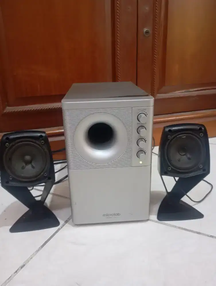 Speaker aktif Microlab X1/2.1
