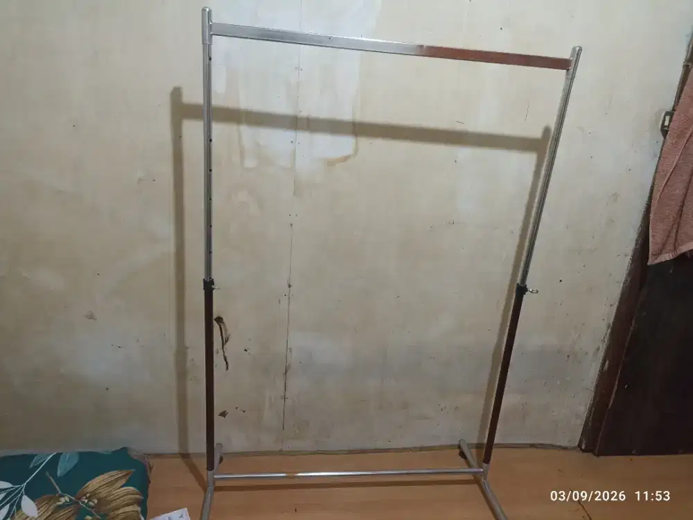 Gantungan baju kotak ukuran panjang bisa sampe 1.5M