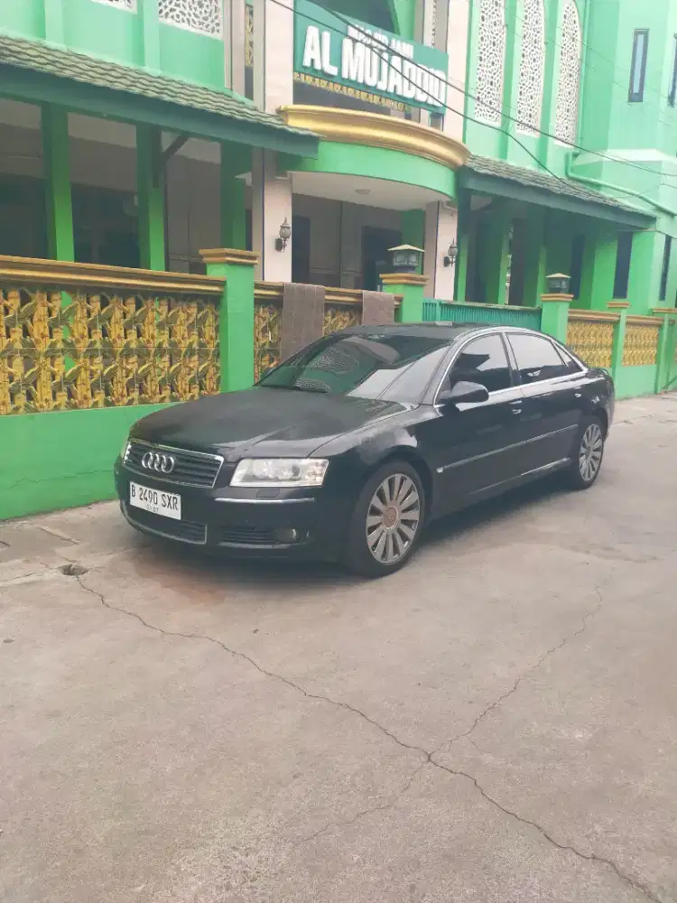 Audi A8L 4.2cc V8 AWD th2004 hitam