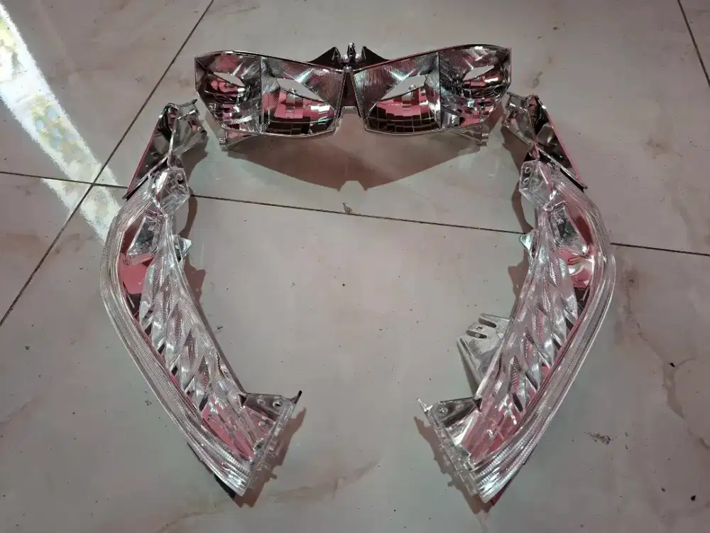 Jual Lampu Led/Alis Cover Body Putih Milik Honda Vario 125 Fi  K2V