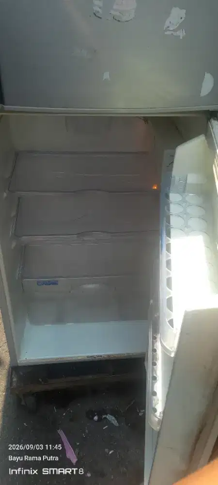 Kulkas Sharp 2 pintu