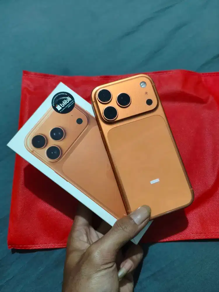 IPHONE 17 Pro 256 RESMI garansi sampai 2027 Mulus Lengkap Lok. CISEENG