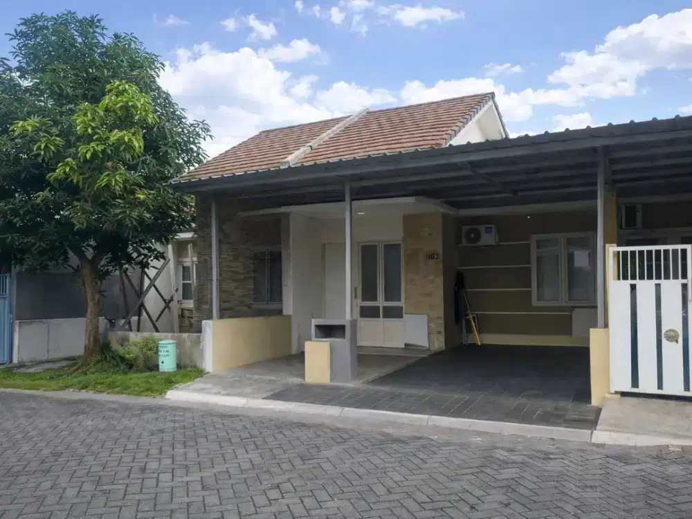 RUMAH SUNRISE GARDEN (GRAND SUNRISE) MENGANTI CLUSTER PERTAMA Hadap Utara ROW 2 mobil