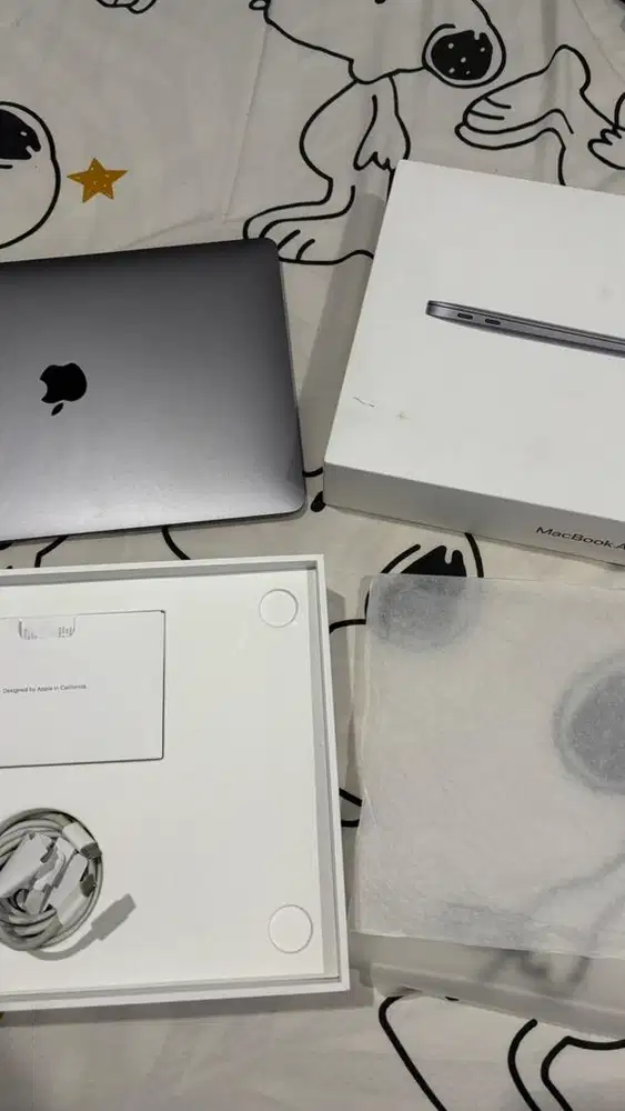 macbook air m1 silver 8/256 inter like new