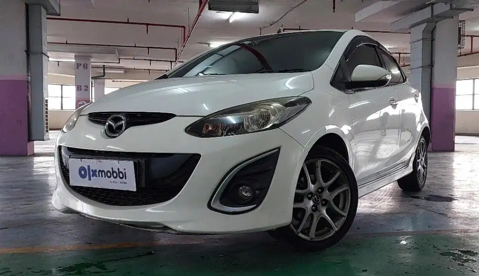 Mazda 2 1.5 R Bensin-AT 2014 Putih