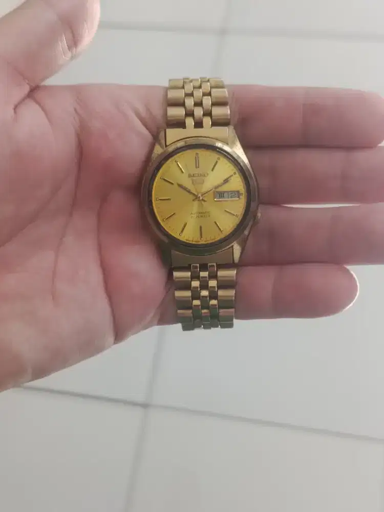 Jam tangan seiko 5 automatic gold