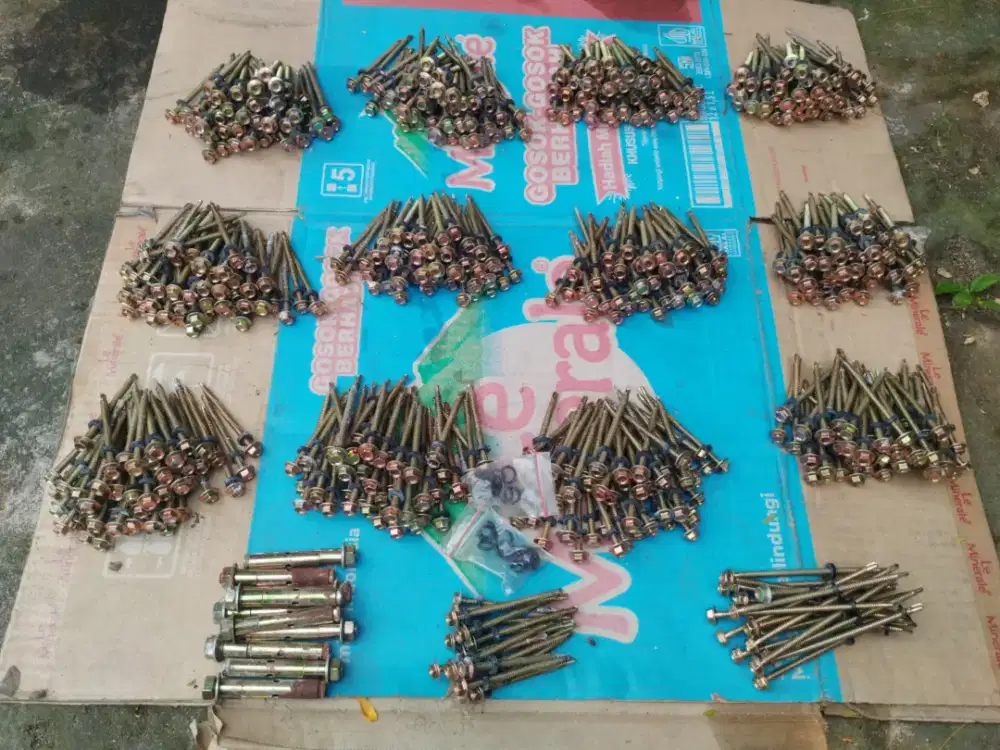 Jual Cepat aje : Baut Roofing 7 Cm Jumlah 600 Pcs