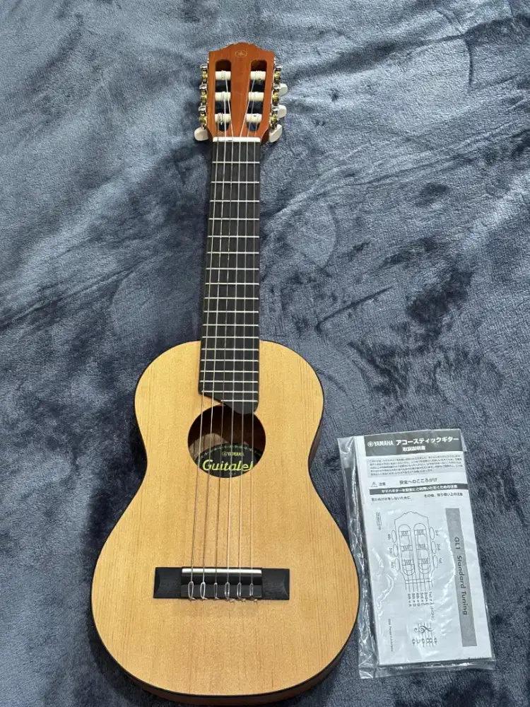 Yamaha GL1 Guitalele
