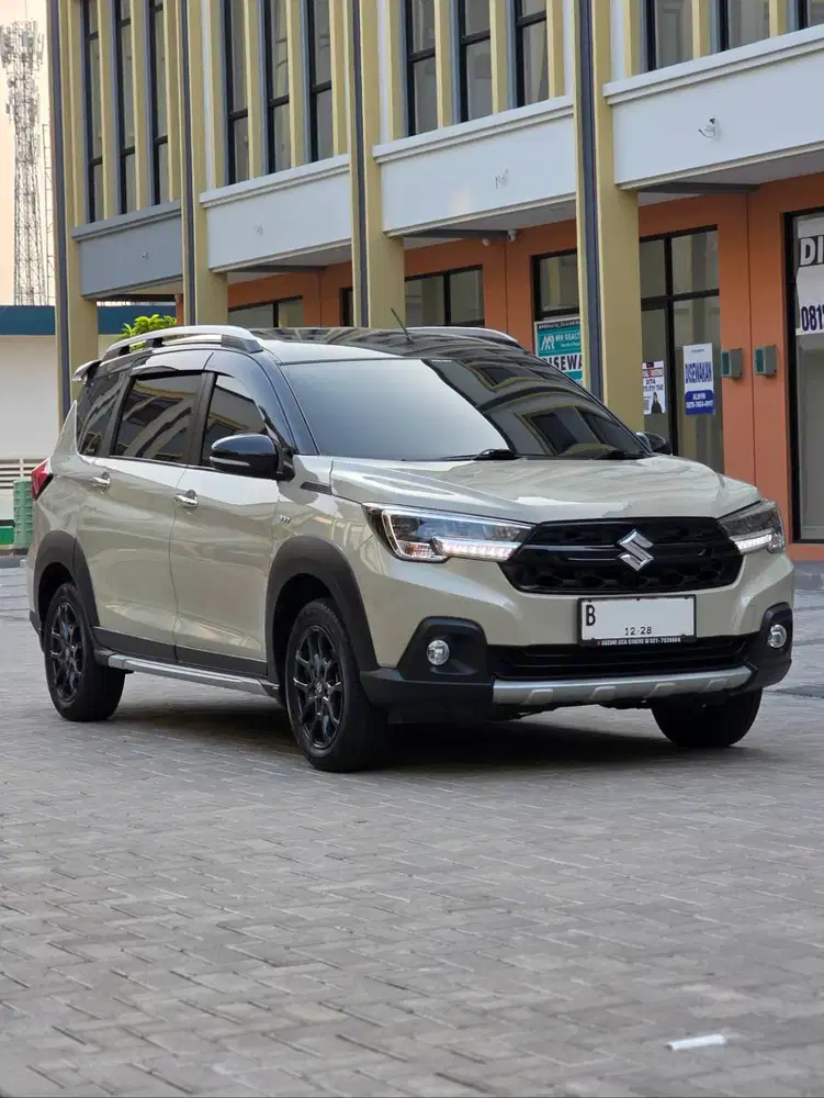Suzuki XL7 Alpha Hybrid AT 2023 Pajak panjang 15 bulan (Des 2027)