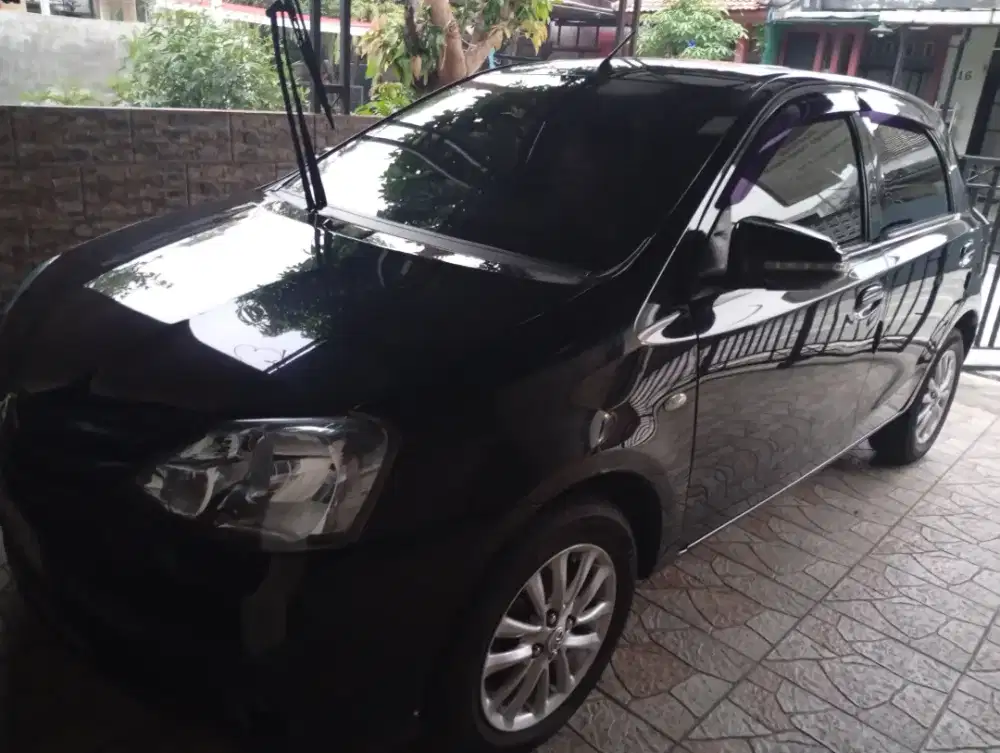 Mobil Toyota Etios Valco 2013