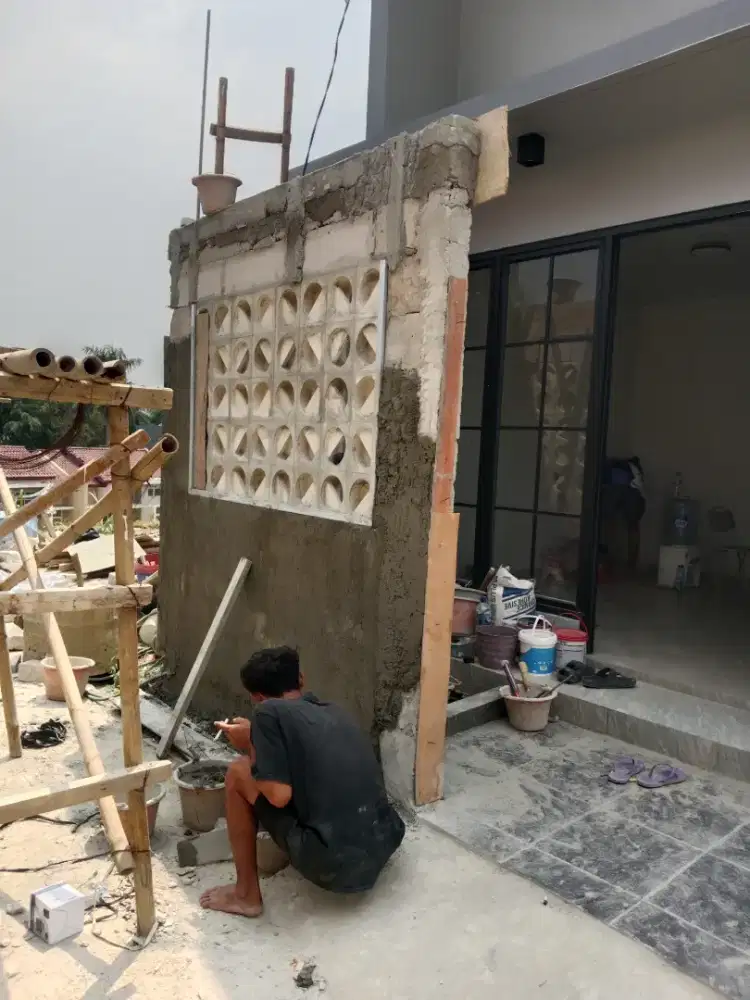 Jasa tenaga bangunan dan pekerjaan tukang lainnya