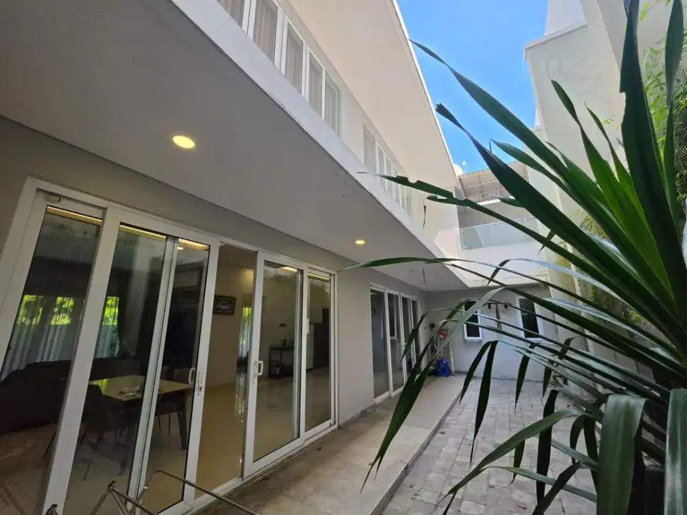 Dijual Rumah Kawasan Elite Gajah Mungkur Semarang 3 Lantai
