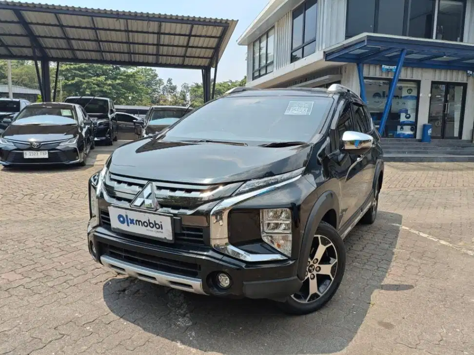 KM Rendah - Mitsubishi Xpander 1.5 Cross Bensin-AT 2021