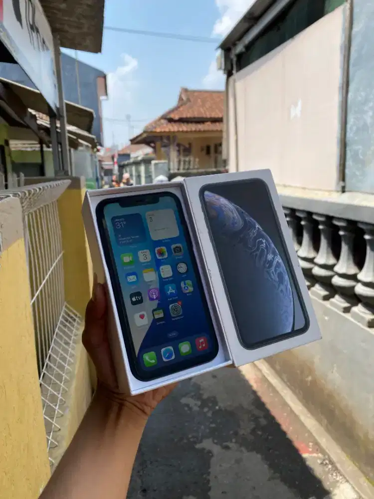 IPhone XR 64GB Lengkap sinyal permanent