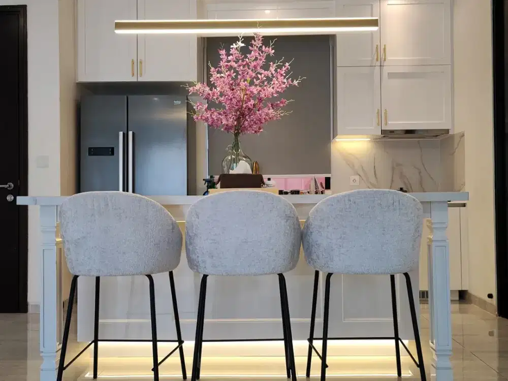 Tercantik! Apartemen 2 BR, Low Rise, Furnished, Lantai Tengah, Tower Q