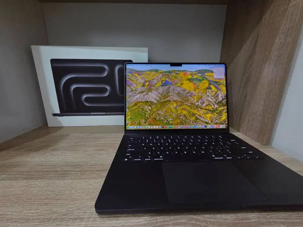 Ram 16GB, 1T, 14 inch warna hitam